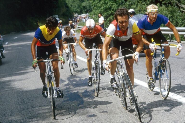 Lucio Herrera, Bernard Hinault, Laurent Fignon - Tour de France 1984 © Alain Landrain/L'Équipe 16 juillet 198