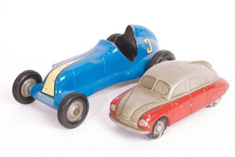 Maquette de voiture berline «TATRAS» - Tchecoslovakie 195