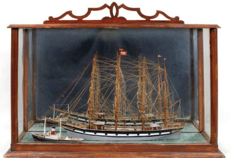 MAQUETTE QUATRE-MÂTS BORDES finement réalisée, à sec de toil