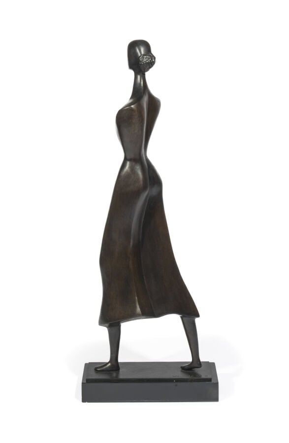 MARIE-PIERRE WEINHOLD - « Femme marchant » - Epreuve en bronze patiné, signée,…