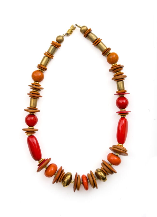 MARION DE CRECY (NÉE EN 1954) - Collier en céramique dorée craquelée, rouge - e…