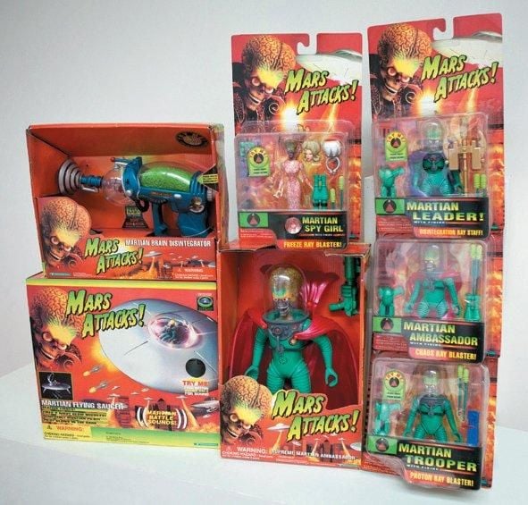 Mars Attacks Trendmaster - Série complète de 7 pièces, jouets du film réalisé par Tim Burton en 1996 Neuf en Boîte USA, 1996 Martian Ambassador - Martian Leader - Martian Trooper - Martian Spy Girl - Martian Ambassador 30 cm - Martian Flying Saucer - Martian Brain Desintegrator