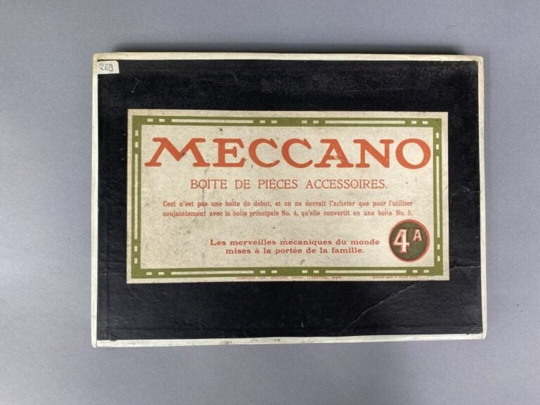 MECCANO - Important lot de Meccano, certains avec boîtes. Divers modèles et dim…