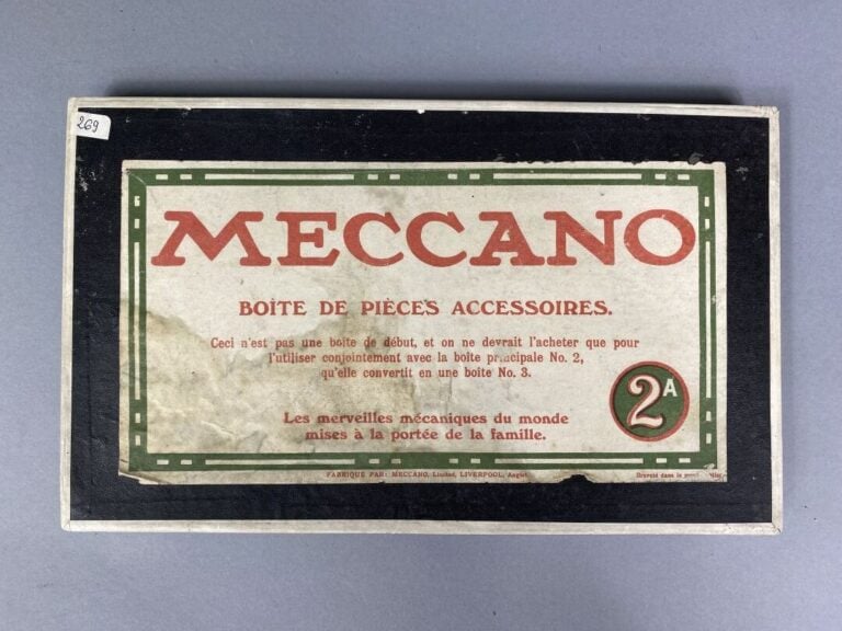 MECCANO - Important lot de Meccano, certains avec boîtes. Divers modèles et dim…