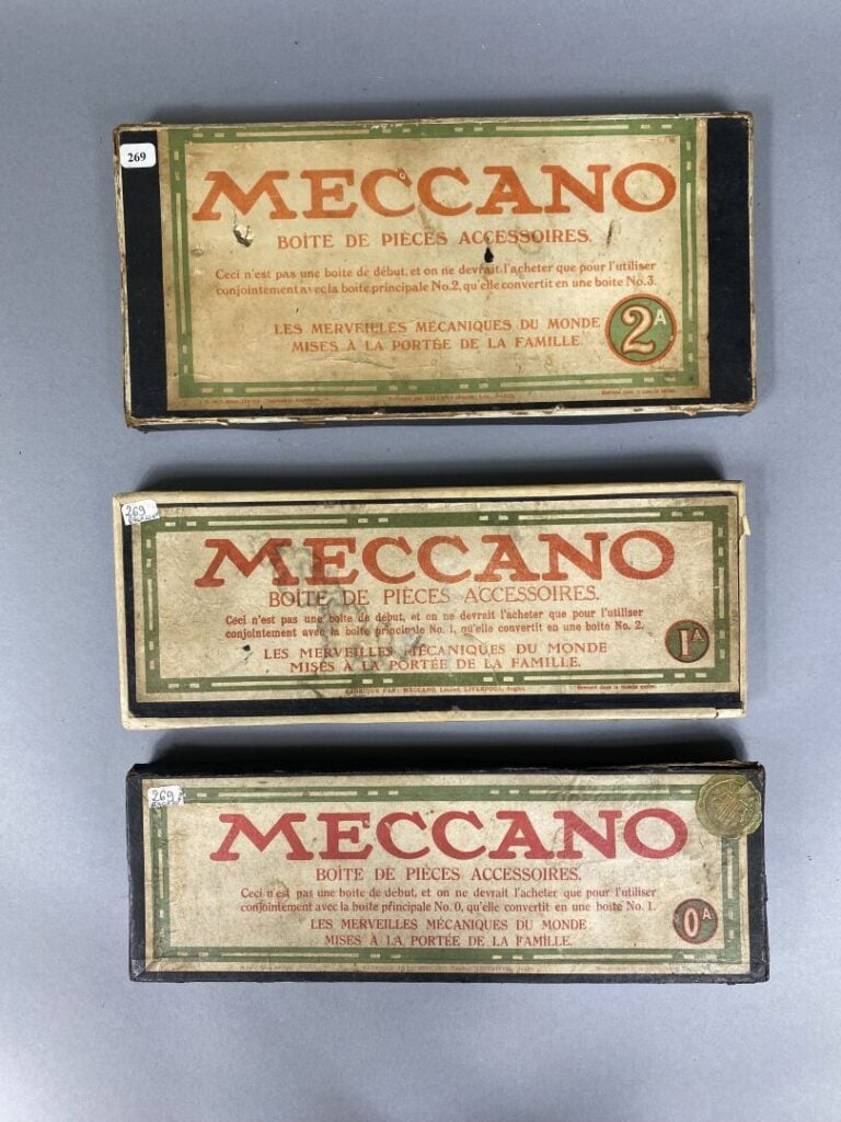 MECCANO - Important lot de Meccano, certains avec boîtes. Divers modèles et dim…