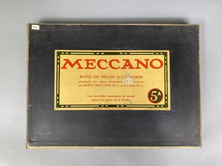 MECCANO - Important lot de Meccano, certains avec boîtes. Divers modèles et dim…