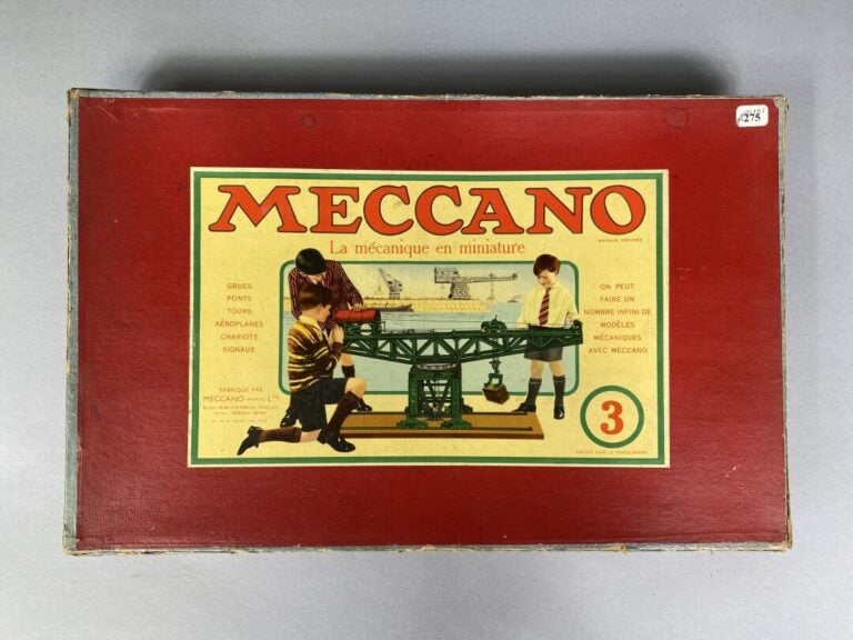 MECCANO - Important lot de Meccano, certains avec boîtes. Divers modèles et dim…