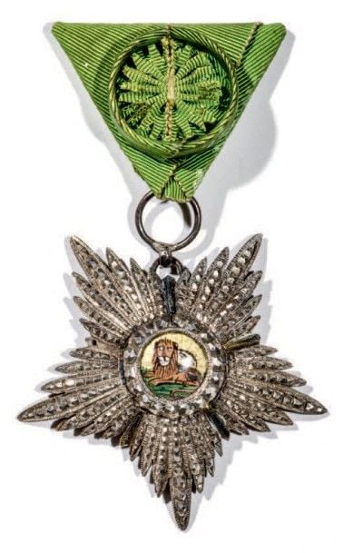 * Médaille de l'Ordre du Lion et du Soleil (Nishan-i-Shir u Khurshid) et son écrin