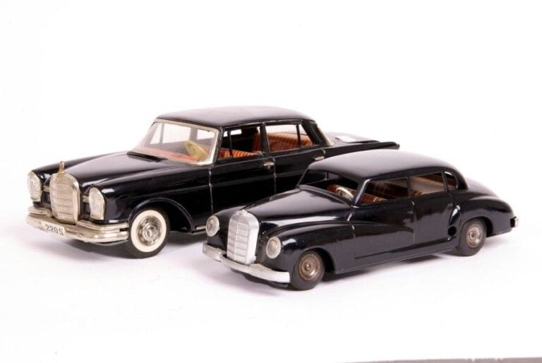«Mercedes 220 S berline» - Bandaï - Japon - 196