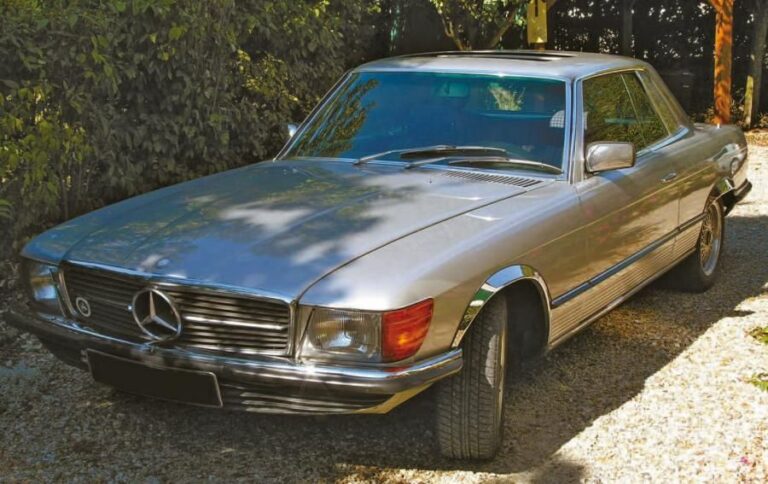 Mercedes 280 SLC de 1982, coupé de 150 000 km en bel état (fiche technique sur demande à l'étude)