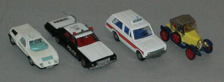 Mercedes C111, Range Rover Police, Plymouth Gran Fury, Oldtimer «Morris Oxford» - 70%