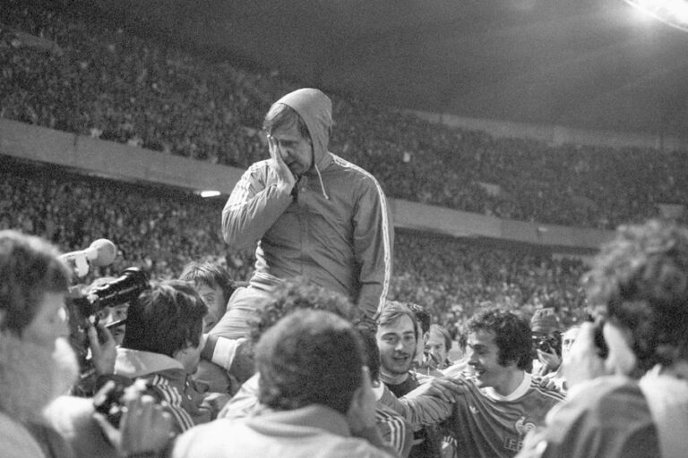 Michel Hidalgo, Michel Platini, France-Bulgarie - Éliminatoires Coupe du monde - 1977 © L'Équipe 16 novembre 197