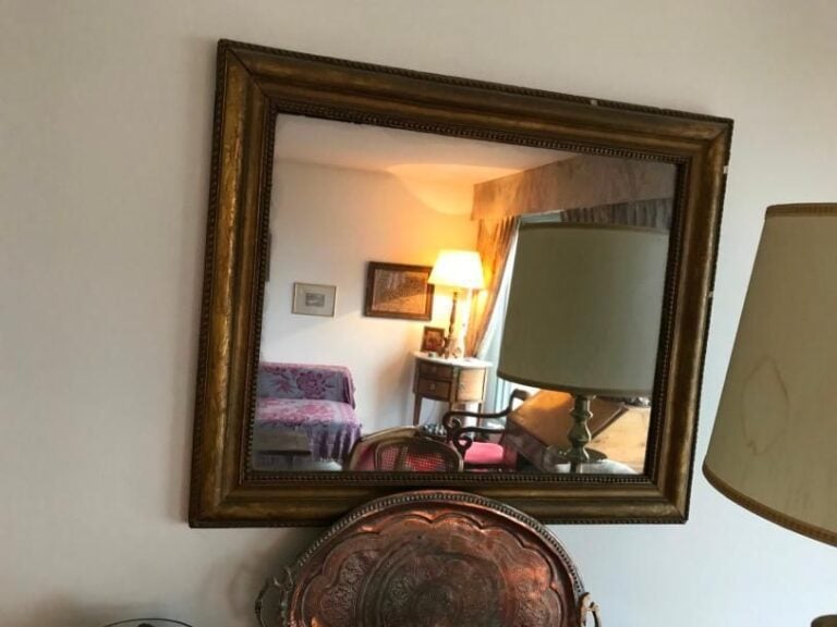Miroir rectangulaire en bois doré