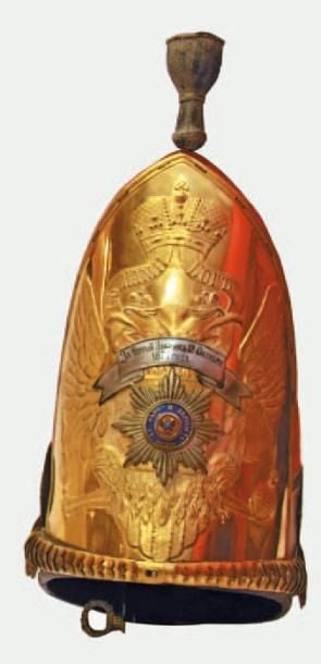 Mitre au modèle des officiers du 4e bataillon des grenadiers de la Garde impériale, régiment Pavlowski recouvert de drap rouge et blan