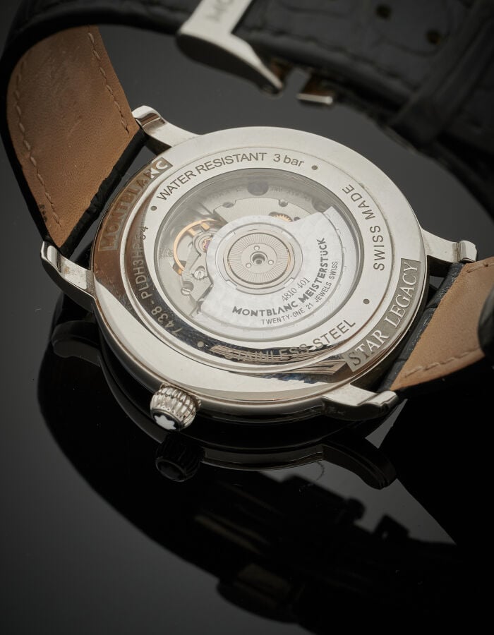 MONTBLANC - BRACELET MONTRE ronde modèle "Star Legacy" en acier. Cadran crème p…