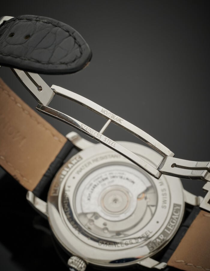 MONTBLANC - BRACELET MONTRE ronde modèle "Star Legacy" en acier. Cadran crème p…