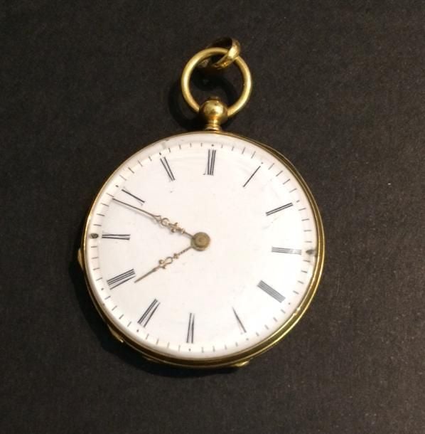 MONTRE DE POCHE en or jaune (750 millièmes) godronné et ciselé à motifs de fleurettes et losange