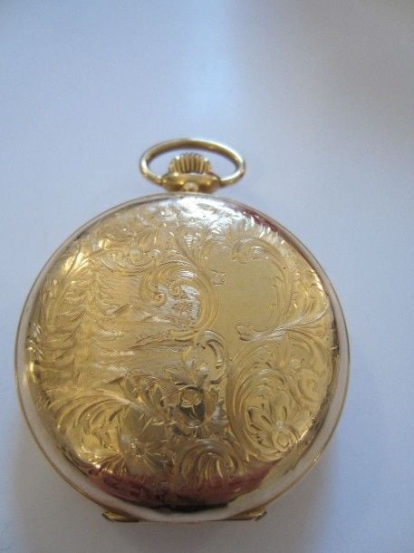 MONTRE DE POCHE savonnette en or jaune cisel