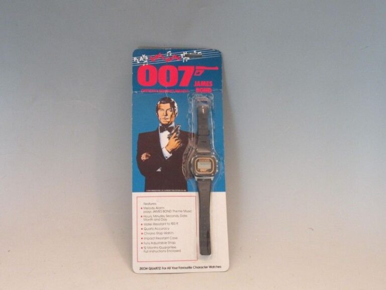 Montre James Bond 007 par ZEON QUARTZ sous carte blister - Année 1981 - Occasion