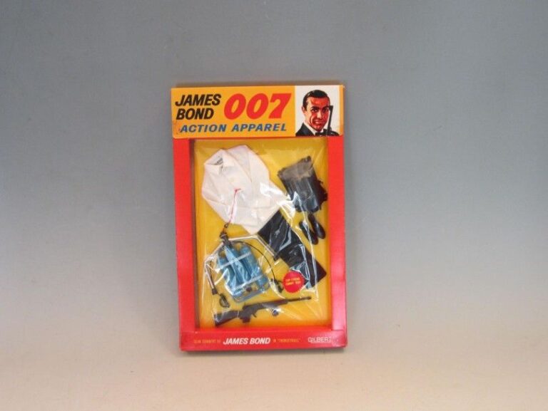 N°16252 - James Bond in "Thunderball" - En carton blister pack avec "Cap firing" et "Tommy gun" - Made in Japan - Année 1965 - Original - Excellent état