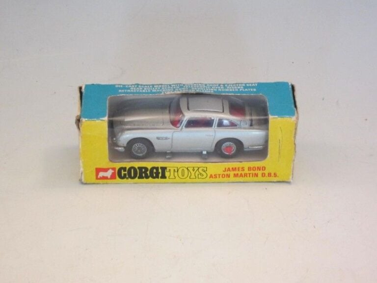 N°270 - James Bond Aston Martin DB5 - Version n°2 - Echelle 1/43° - Made in GB - Année 1970 - Occasion avec envelope et instructio