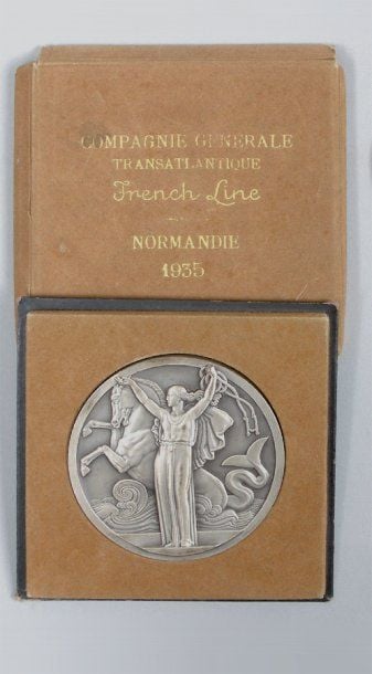« NORMANDIE » (1935) Rare médaille de table en argent du voyage inaugural de 193