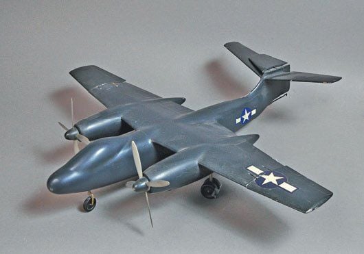 North American Savage » prototype de constructeur en bois peint aux couleurs de US Navy, L 59 x E 58 cm 75%