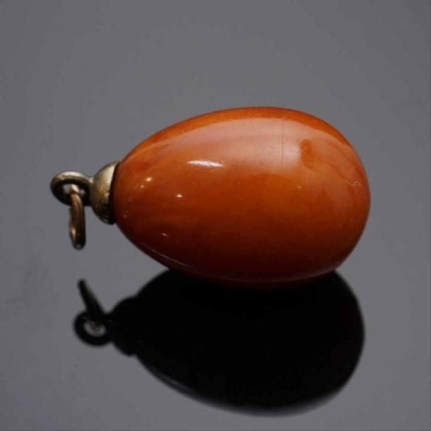 Oeuf de Pâques miniature pendentif en calcédoine, monté en or 56 zolotniks (875 millièmes