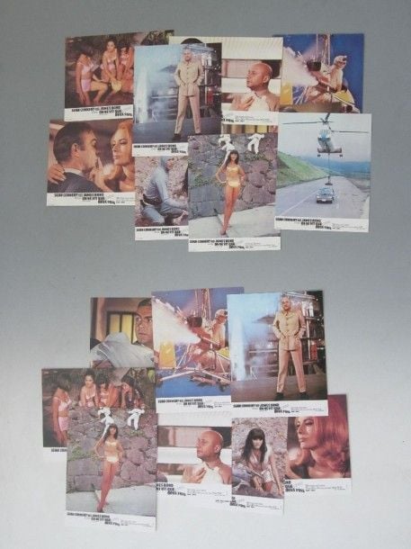 On ne vit que deux fois, lot de 9 photos d'exploitation couleur d'époque et un jeu de 8 photos d'exploitation retirage des années 80