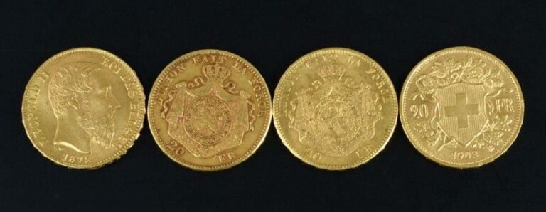 OR - 20 FRANCS BELGES "LEOPOLD II" (x3) Lot de trois pièces de 20 Francs Or - Belgique Lépold II Dates d'émission: 1975 (x1) - 1976 (x2) Pureté / Titre: 900/1000 Atelier: Bruxelles D: 21 mm Poids brut: 6,4