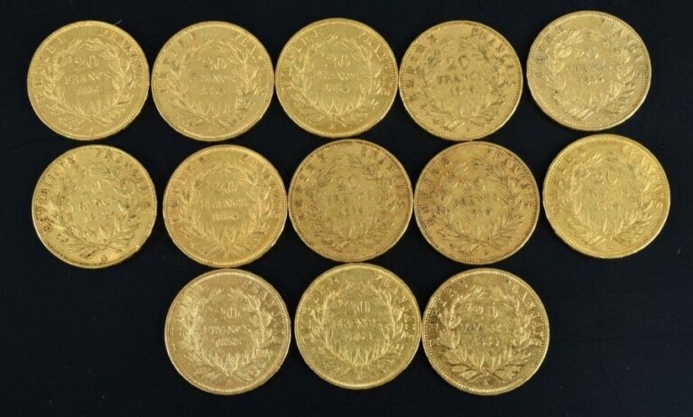 OR - 20 FRANCS NAPOLEON III "TETE NUE" (x13) Lot de treize pièces de 20 Francs en Or Napoléon III tête nue Dates d'émission: 1852 (x1) - 1853 (x2) - 1854 (x10) Pureté / Titre: 900/1000 Poids brut: 6,4