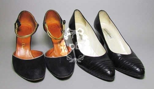 PAIRE de BABIES à talons en daim noir et cuir métallisé or et argent (P