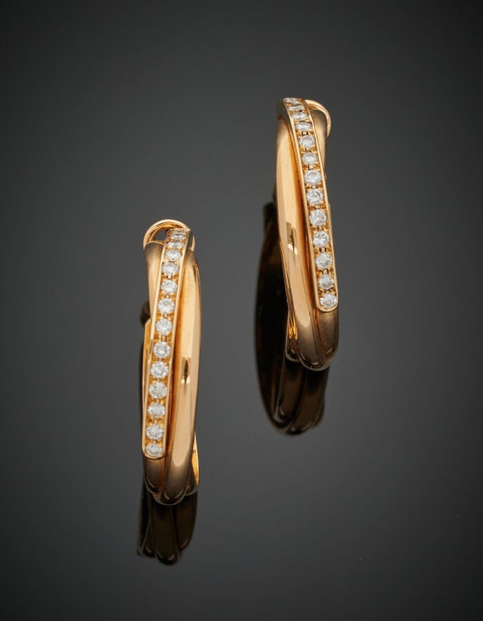Paire de BOUCLES d'OREILLES "créoles trois anneaux" en or jaune (750‰) serti d'…