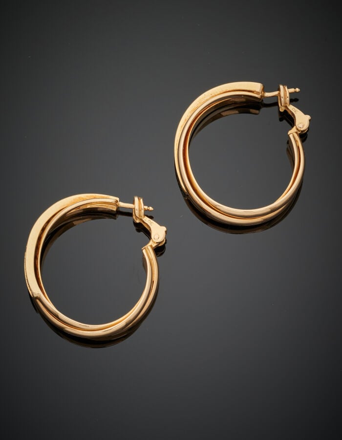 Paire de BOUCLES d'OREILLES "créoles trois anneaux" en or jaune (750‰) serti d'…