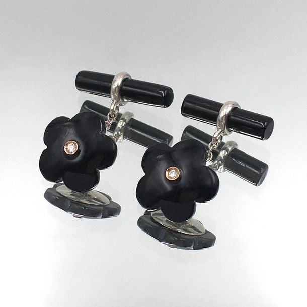 Paire de BOUTONS de MANCHETTES «fleurs» en or rose (375 millièmes) 9 carats et argent (mi