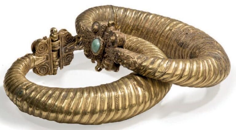 Paire de bracelets en or