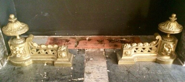 Paire de chenets en bronz