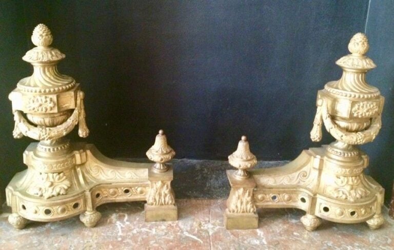 Paire de chenets en bronz