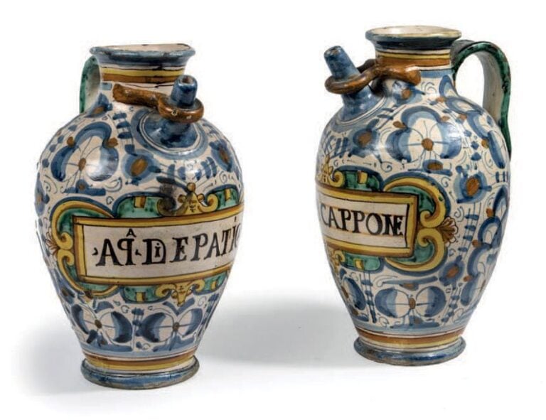 Paire de chevrettes en faïence polychrom