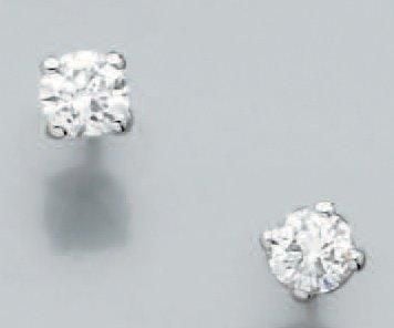 Paire de CLOUS D'OREILLES en or gris serti de diamants taille brillan