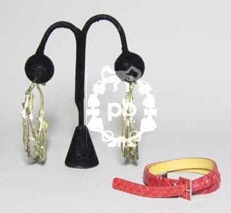 PAIRE de CREOLES en métal argenté figurant des ronces (non signée