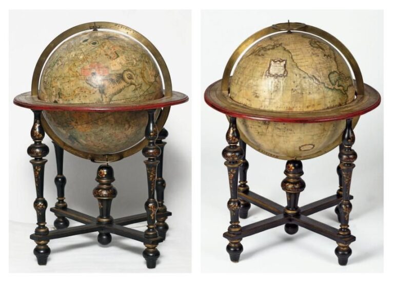 Paire de globes de bureau XVIIIe siècl