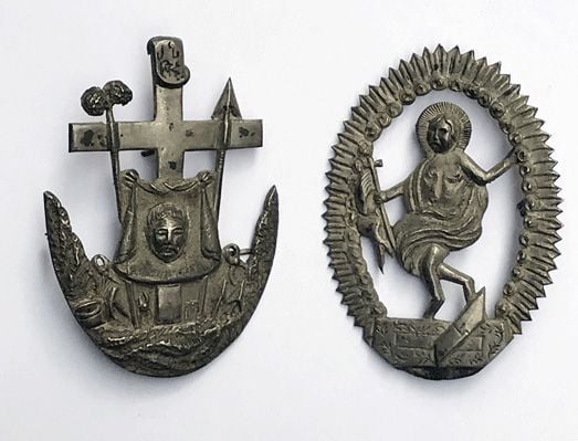 PAIRE DE PLAQUES décoratives pour reliure d'évangéliaire, en argent, avec lettres arménienne