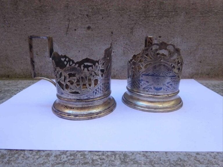 Paire de PORTES-VERRES A THE en argent niell