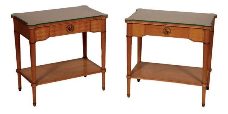 PAIRE DE TABLES DE CHEVET assorties à la coiffeuse