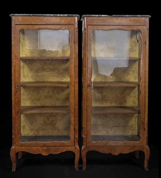 Paire de VITRINES vitrées rectangulaires en bois de placag