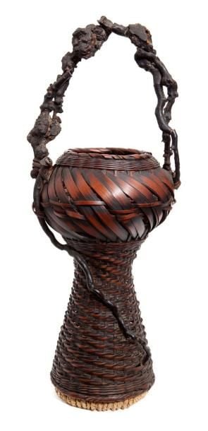 Panier à fleur en bambou tressé de couleur marron (hanakago
