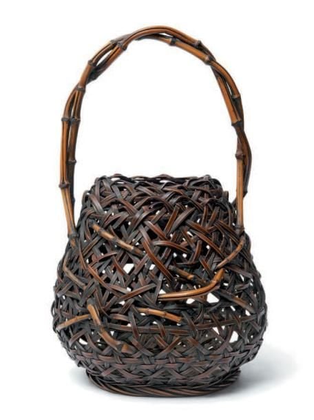 Panier de ficelle en bambou pour arrangement de fleurs (ikebana) avec une large ans