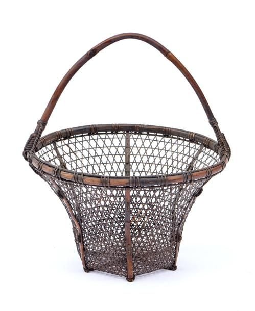 Panier pour arrangement de fleur ikebana finement tressé de forme rond