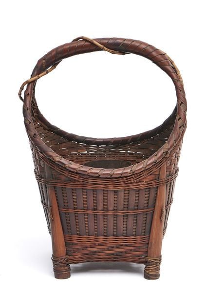 Panier pour arrangement de fleurs Ikebana, légèrement carré sur pied